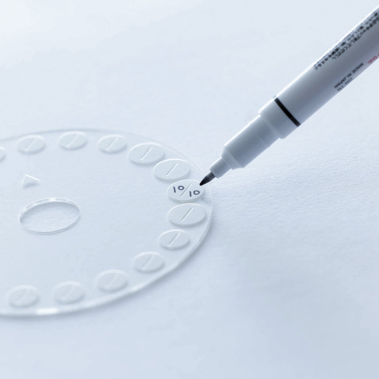 乳歯ケース (彫刻)